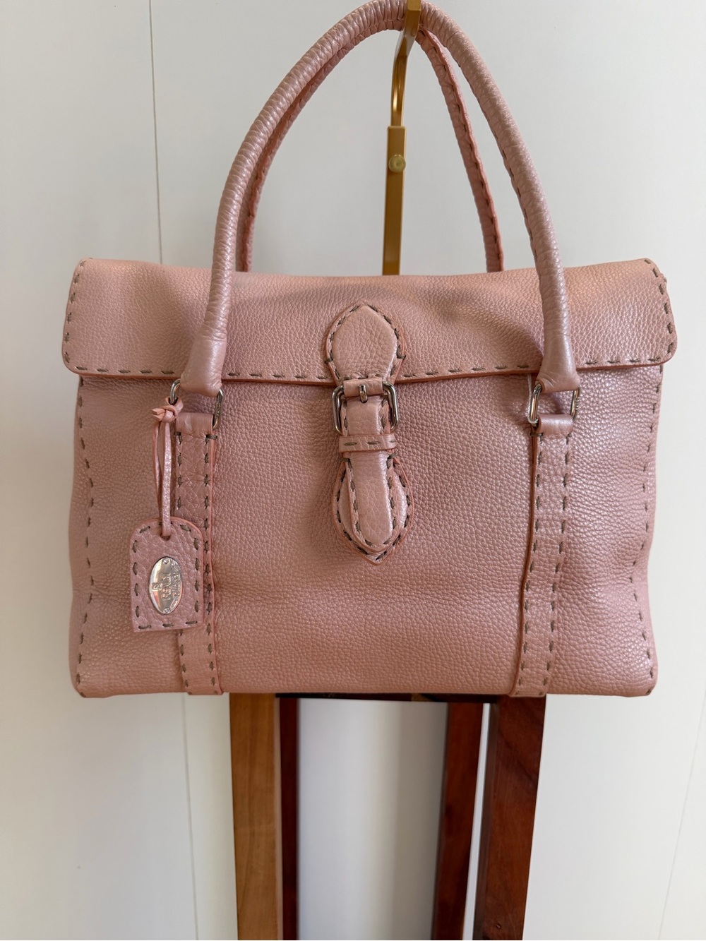 Fendi Selleria Linda Bag in pink leather,Hand Stitched silver-toned metal charm